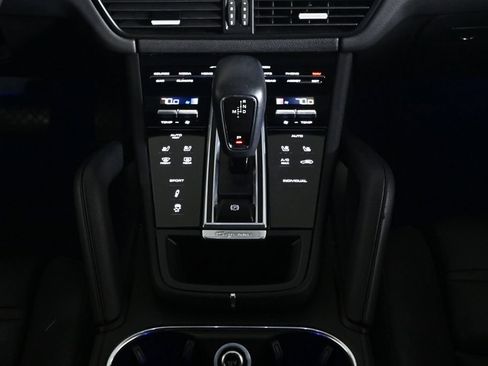 Used 2023 Porsche Cayenne Platinum Edition AWD/4WD image 31