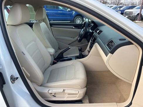 Used 2014 Volkswagen Passat 1.8T SE image 26