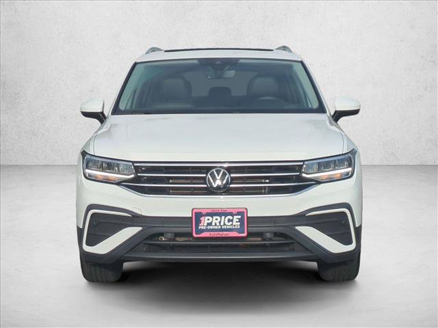 Used 2024 Volkswagen Tiguan SE w/ Panoramic Sunroof Package AWD/4WD image 2