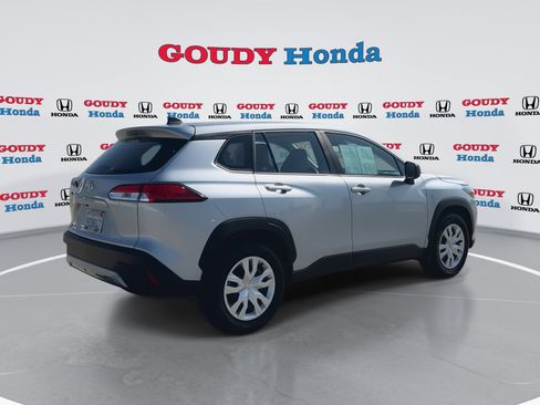 Used 2024 Toyota Corolla Cross L FWD image 8