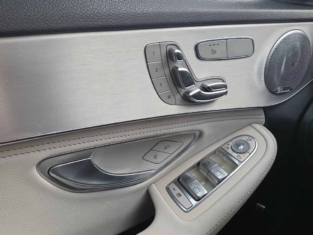 Used 2015 Mercedes-Benz C 300 4MATIC Sedan image 20