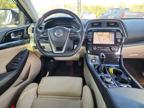 Used 2021 Nissan Maxima Platinum w/ Sport Mat Group image 10