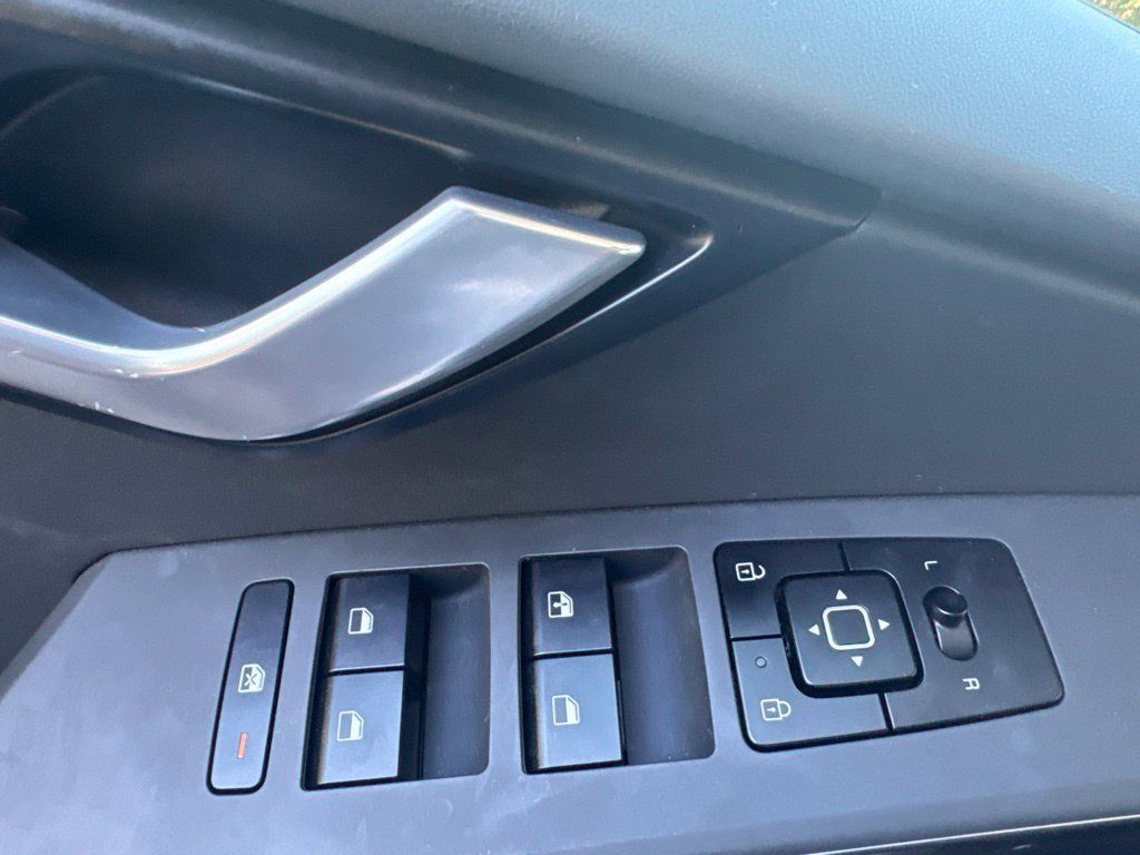 Used 2023 Kia Niro Wind w/ Wind Preserve Package FWD image 8