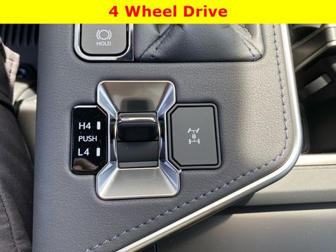 Used 2026 Lexus GX 550 w/ Accessory Package (2T) AWD/4WD image 35
