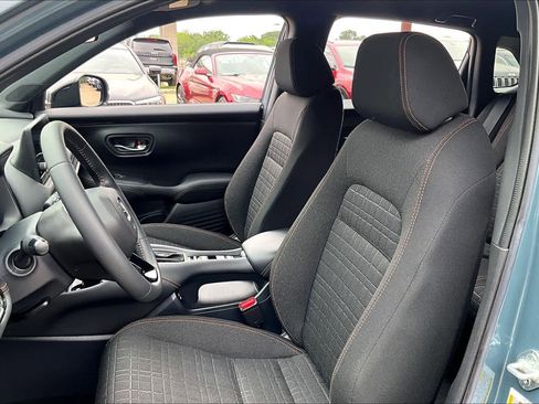 Used 2025 Honda HR-V Sport image 8