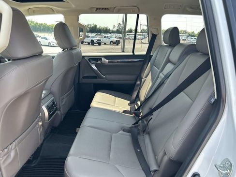 Used 2022 Lexus GX 460 Premium w/ Premium Package AWD/4WD image 22