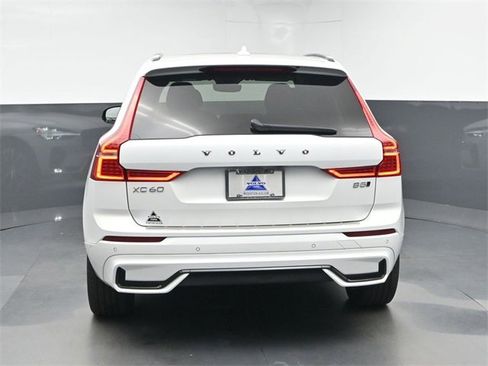 Used 2023 Volvo XC60 B5 Plus w/ Climate Package image 7