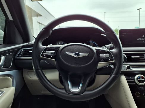 Used 2023 Genesis G70 2.0T RWD image 13