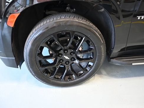Used 2023 Chevrolet Tahoe Premier AWD/4WD image 33