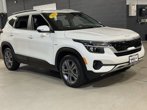 Used 2023 Kia Seltos S w/ Navigation Package AWD/4WD image 19