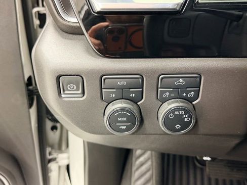 Used 2022 Chevrolet Silverado 1500 LT image 18