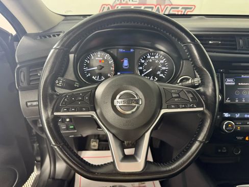 Used 2020 Nissan Rogue SV image 13