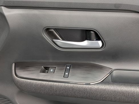 New 2026 Nissan Kicks SV w/ SV Premium Package FWD image 30