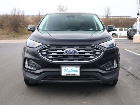 Used 2022 Ford Edge Titanium image 3