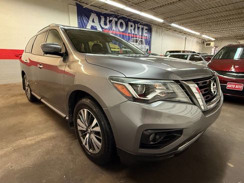Used 2017 Nissan Pathfinder SL w/ SL Premium Package image 2