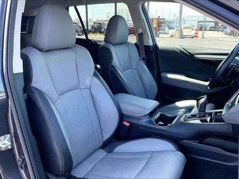 Used 2021 Subaru Outback Limited w/ Popular Package #2 image 9