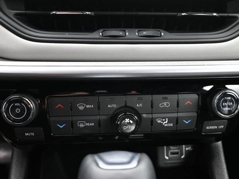 New 2026 Jeep Compass Limited w/ Sun, Sound & Navigation Group AWD/4WD image 27