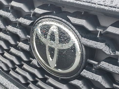 Certified 2024 Toyota Corolla Cross L image 31