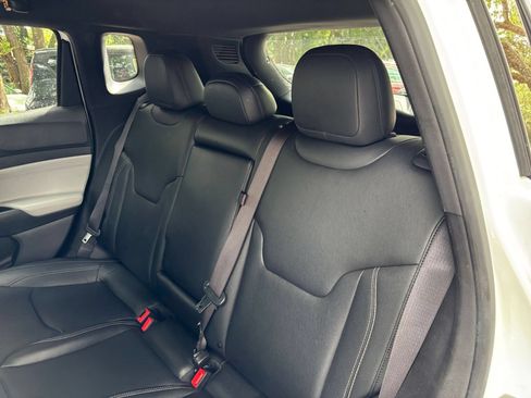 Used 2025 Jeep Compass Limited AWD/4WD image 32