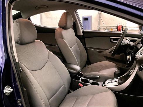 Used 2012 Hyundai Elantra GLS image 9