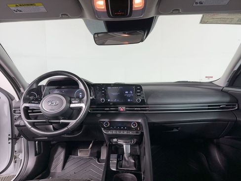 Used 2021 Hyundai Elantra SEL w/ Convenience Package image 16