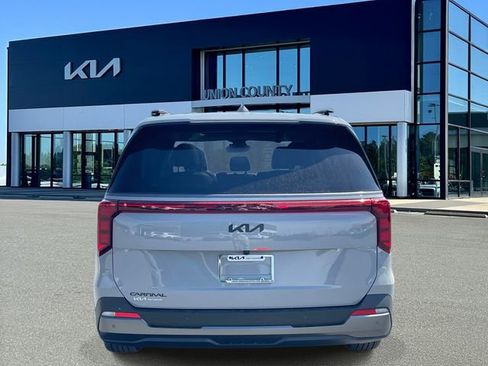 New 2026 Kia Carnival SX FWD image 5