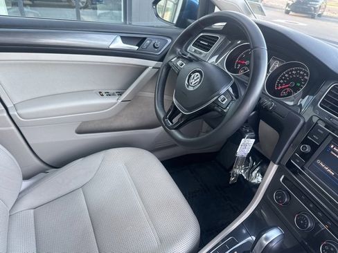 Used 2018 Volkswagen Golf S image 23