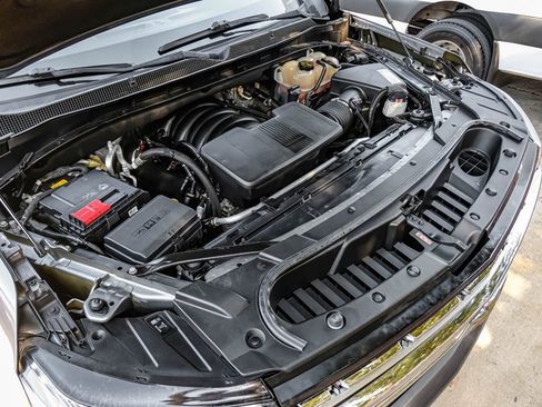 Used 2021 Chevrolet Suburban Premier w/ Premium Package image 58