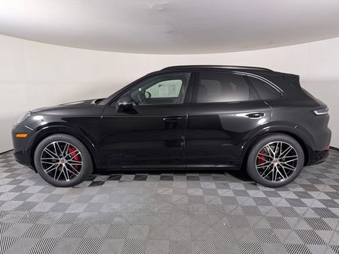 New 2026 Porsche Cayenne GTS AWD/4WD image 2