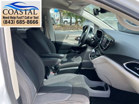 Used 2023 Chrysler Voyager LX FWD image 25
