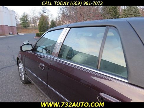 Used 2009 Cadillac DTS image 25