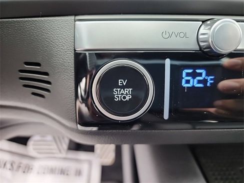 New 2025 Hyundai Ioniq 6 Limited image 31