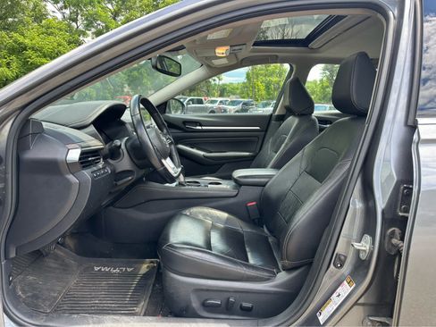 Used 2019 Nissan Altima 2.5 SL FWD image 9