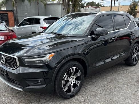 Used 2021 Volvo XC40 T4 Inscription image 1
