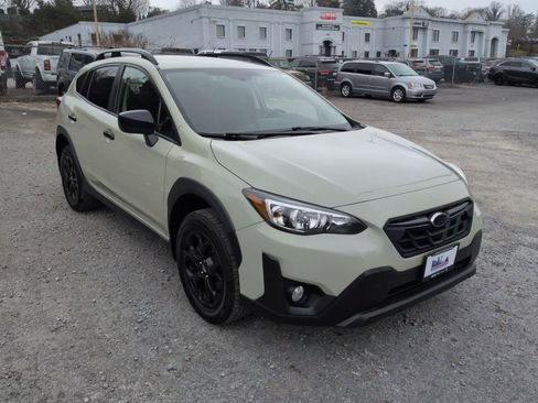 Used 2023 Subaru Crosstrek 2.0i Premium w/ Special Edition image 2
