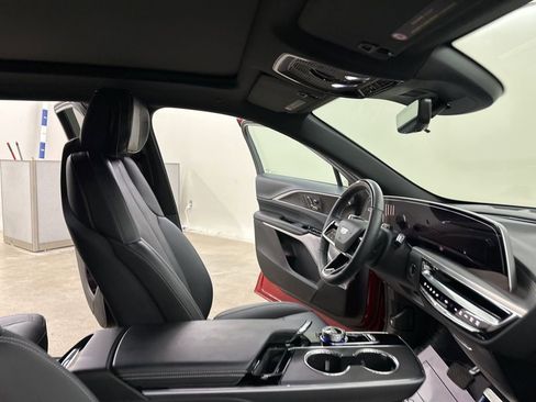 Certified 2024 Cadillac Lyriq Luxury w/ LPO, Floor Liner Package image 18