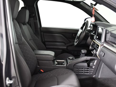 Used 2026 Toyota Tacoma SR5 AWD/4WD image 33