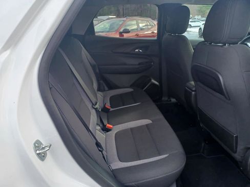 Used 2025 Chevrolet TrailBlazer LT w/ LT Cold Weather Package image 17