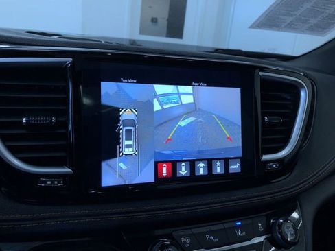 Used 2021 Chrysler Pacifica Pinnacle image 29