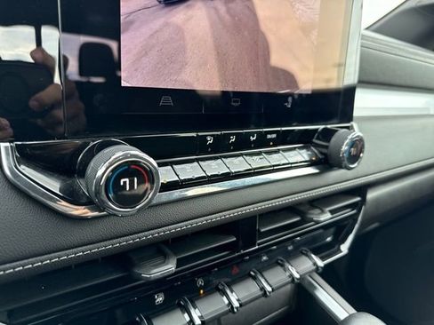 Used 2023 Chevrolet Colorado LT w/ LT Convenience Package image 25