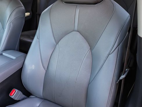 Used 2023 Toyota Highlander Limited AWD/4WD image 32