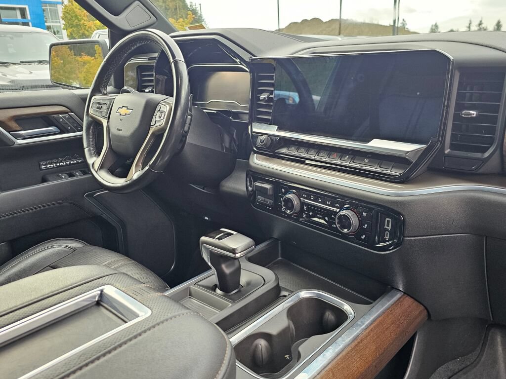 Certified 2022 Chevrolet Silverado 1500 High Country AWD/4WD image 35