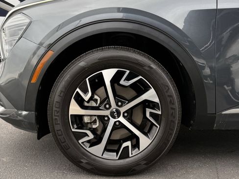 Used 2024 Kia Sportage EX image 31