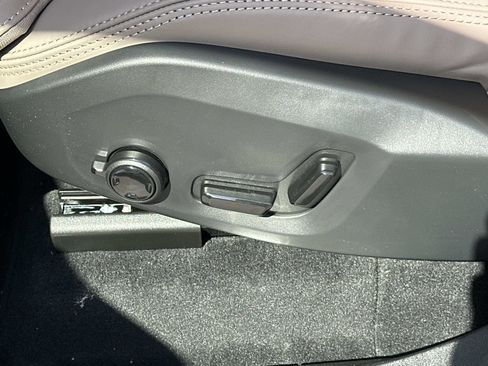 New 2026 Volvo XC90 T8 Ultra w/ Protection Package Premier image 14