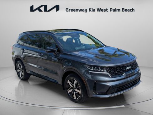 Used 2023 Kia Sorento S w/ Panoramic Sunroof Package FWD image 2