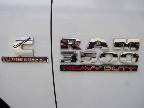 Used 2018 RAM 3500 Tradesman w/ Chrome Appearance Group image 35