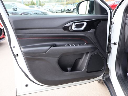 Used 2023 Jeep Compass Trailhawk image 22