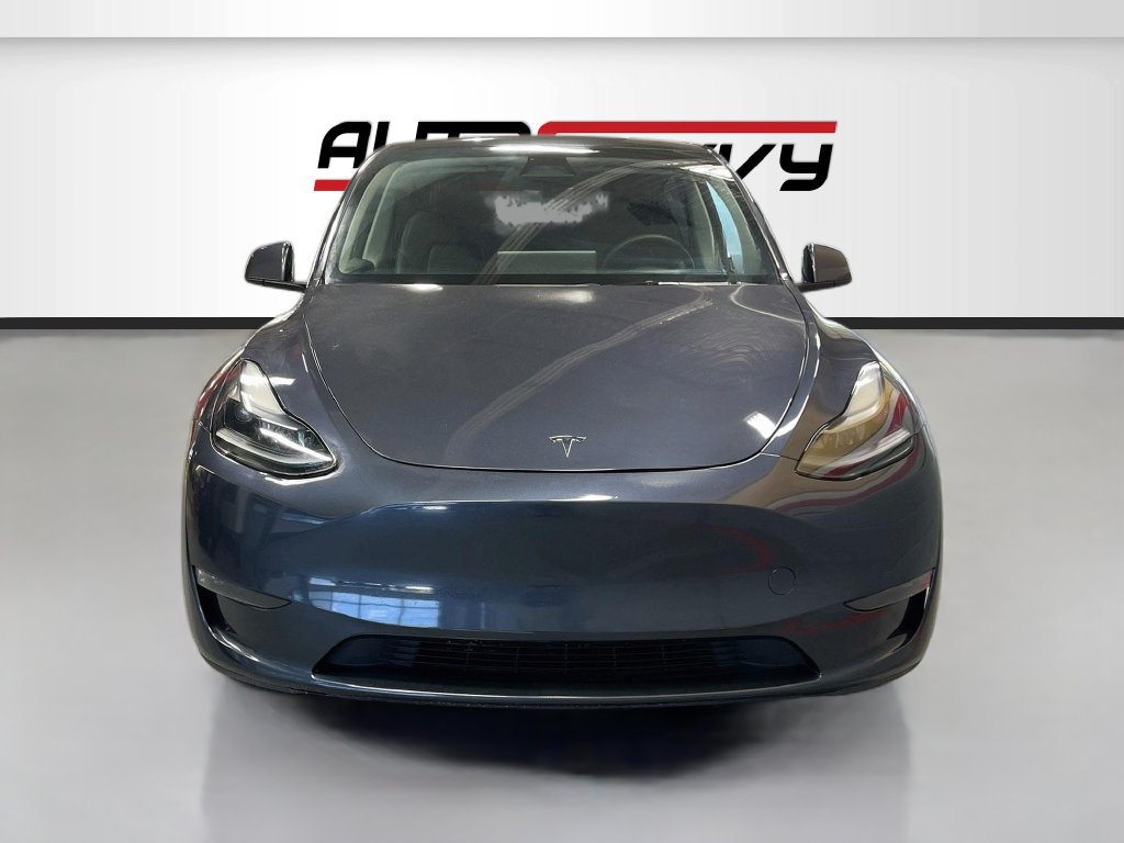 Used 2024 Tesla Model Y Long Range AWD/4WD image 2