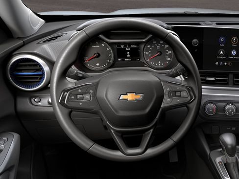 Used 2026 Chevrolet Trax LS w/ Driver Confidence Package FWD image 5