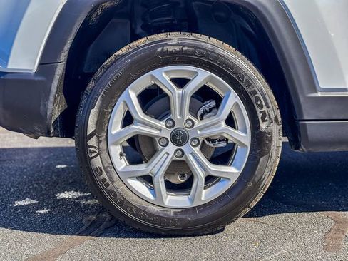 New 2025 Jeep Compass Sport image 19